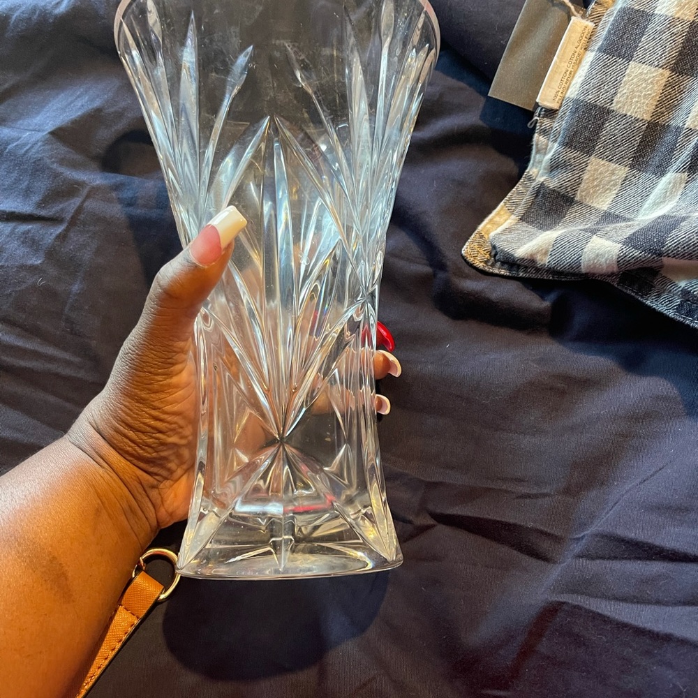 COPY - VASE VINTAGE IN THE FAMILY FOR OVER TEN YEARS